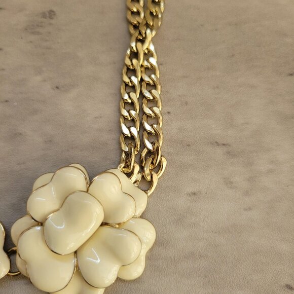 Talbots Necklace Gold Tone Chain Ivory Enamel Flower Statement Collar Adjustable - Picture 3 of 8